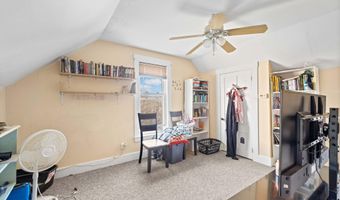 42 Newbury St, Auburn, ME 04210