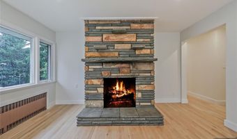 21 E Central Ave, Bergenfield, NJ 07621