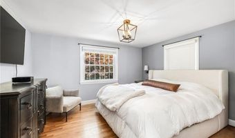 64 Dean St, Cranston, RI 02920