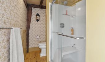 392 High St, Candia, NH 03034