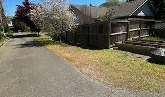 403 Cypress Ave, Rogue River, OR 97537