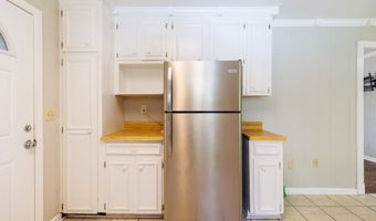 203 Magnolia Dr, Adel, GA 31620