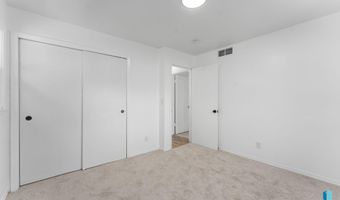 409 S 8th Ave, Brandon, SD 57005