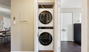 1020 N STAFFORD St 311, Arlington, VA 22201