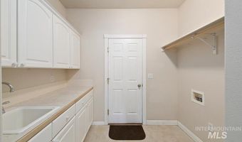 5201 N Stinger St, Boise, ID 83703
