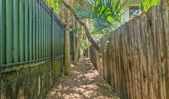 2133 SEMINOLE Rd 4, Atlantic Beach, FL 32233