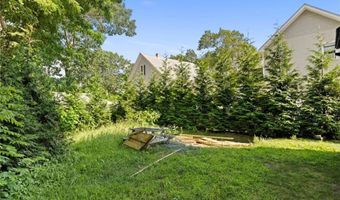 388 Sea View Dr, Warwick, RI 02889