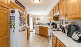 953 Robin Cir, Altoona, IA 50009