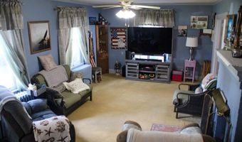 811 Broad St, Altavista, VA 24517