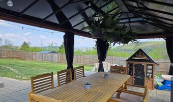 653 Sullivan Rd, Beaver, WV 25813