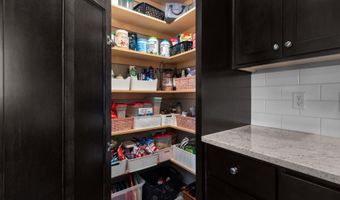 5702 N YOSEMITE Ln, Appleton, WI 54913