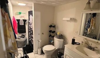94 Waverly St, Warwick, RI 02889