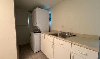 5835 MOUNT VERNON Dr, Alexandria, VA 22303