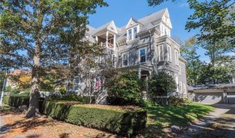 8 Cottage St 1, Newport, RI 02840