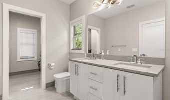 808 EDGEWATER Dr, Orlando, FL 32804