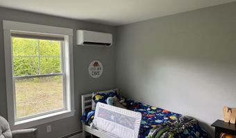 48 Mountain View Dr, Auburn, ME 04210