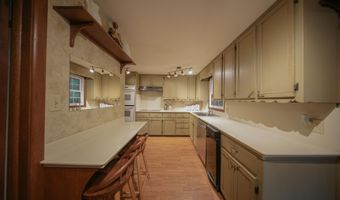 4 Orange Ln, Arkansas City, KS 67005