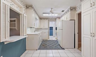 9141 Woodbine St, Baton Rouge, LA 70815