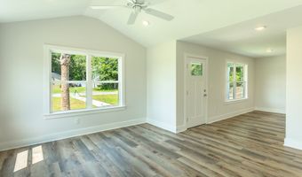 215 15th St, Apalachicola, FL 32320