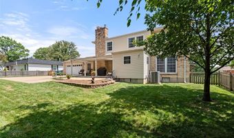 603 Rue Montand Dr, Ballwin, MO 63011