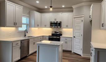33 Sandridge Dr, Bella Vista, AR 72715