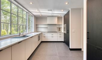 39 Timber Trl, Amagansett, NY 11930