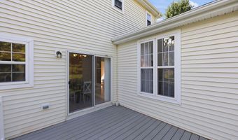 46 Dundee Dr, Cheshire, CT 06410