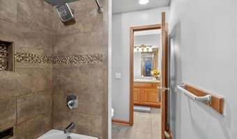 5061 Sandhill Rd, Almont, MI 48003