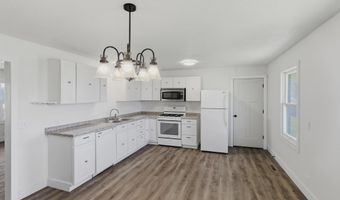 427 N Harrison Ave, Aurora, MO 65605