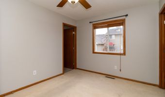 1017 10th Ave NW, Altoona, IA 50009