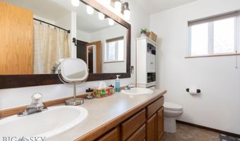 1107 W Central Ave, Belgrade, MT 59714