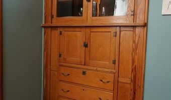 1115 7th St, Baldwin City, KS 66006