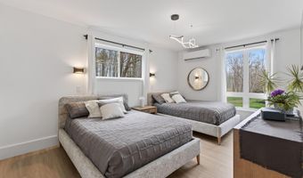 672 Danville Corner Rd, Auburn, ME 04210