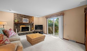 1507 W Plymouth Dr, Arlington Heights, IL 60004