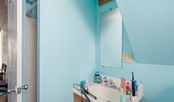 64 Hyde St, Burlington, VT 05401