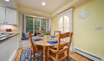 13 Holly Hill Dr, Amherst, NH 03031