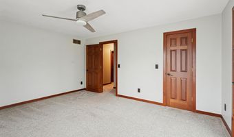 1331 N BRIARCLIFF Dr, Appleton, WI 54915
