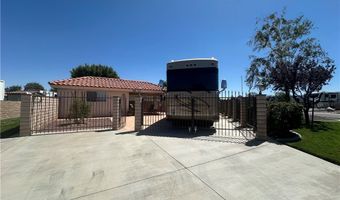 11555 Wedgewood Dr, Apple Valley, CA 92308