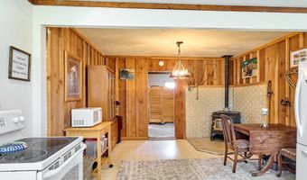 10093 Wiseacre Ln, Aurora, OR 97002
