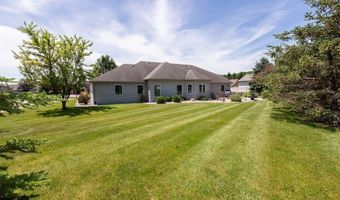 616 N Easton Dr, Angola, IN 46703