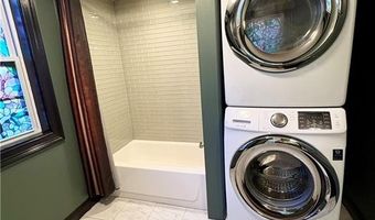 79 W Shore Dr, Exeter, RI 02822