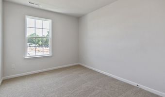 221 Maddox Dr, Aberdeen, NC 28315