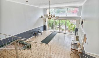 305 C St NE #210, Washington, DC 20002