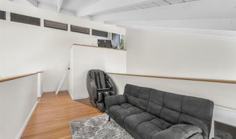 1789 Laukahi St, Honolulu, HI 96821