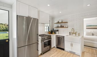 6 Cozzens Ln, Amagansett, NY 11930