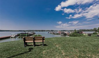 565 Walnut Ridge Trl, Aurora, OH 44202