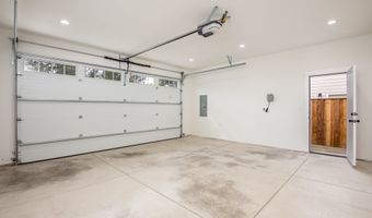 87653 8th St, Veneta, OR 97487