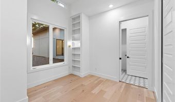 609 SW 4th St, Bentonville, AR 72712