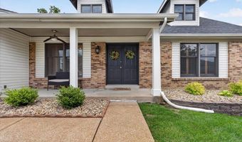 1428 Cedar Bluff Dr, Ballwin, MO 63021