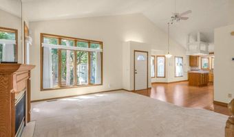 2602 Rivers Bluff Ln, Anoka, MN 55303